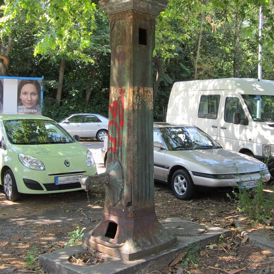 Rosa-Luxemburg-Straße Village pump