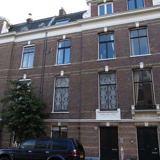 Huis met classicistische kenmerken