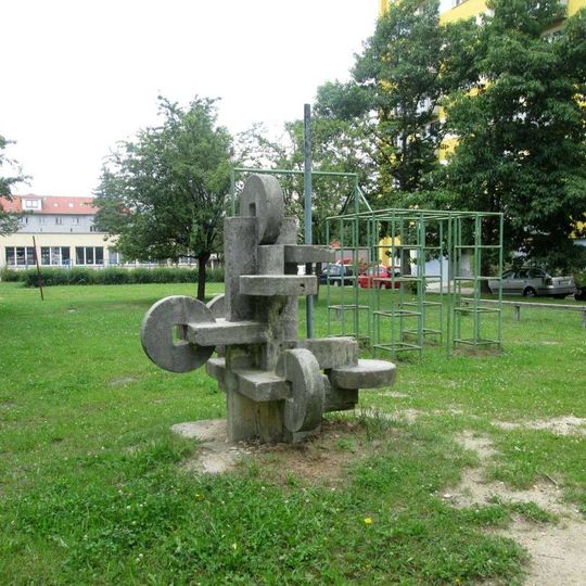 Plastika ve Strakonicích u Dukelské ulice