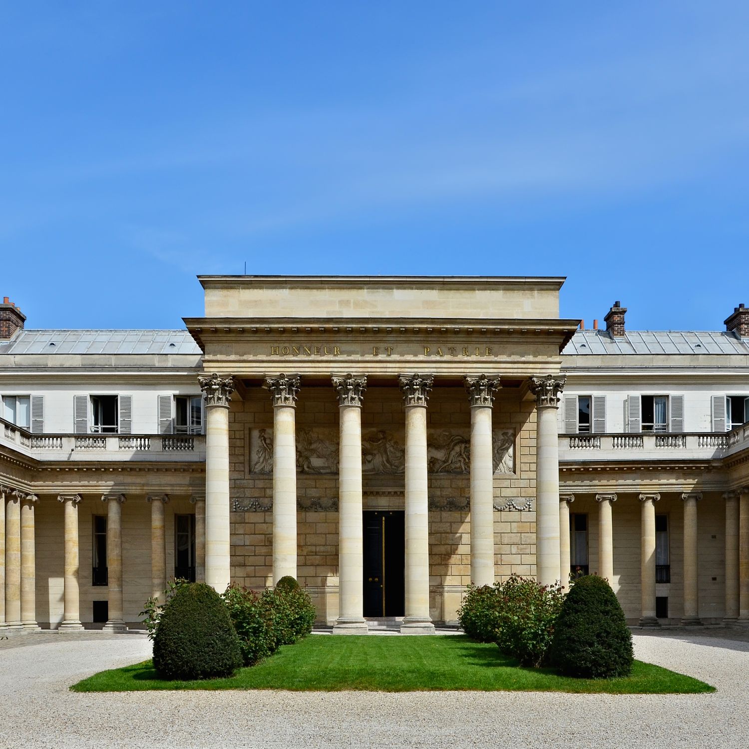 Musée de la Légion d'honneur - Military and decorative arts museum in ...