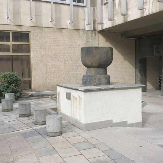 Středověká křtitelnice v atriu Magistrátu v Mostě