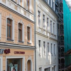 Mietshaus mit Laden, in geschlossener Bebauung Johannisgasse 5