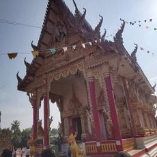 Wat Mai Charoen Tham