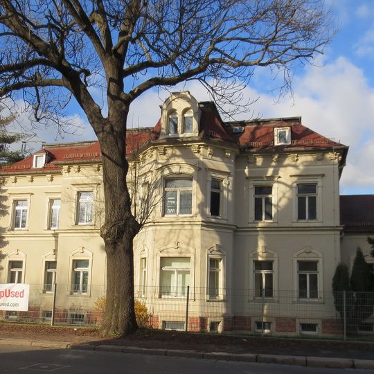 Villa mit Vorgarten Zwickauer Straße 370