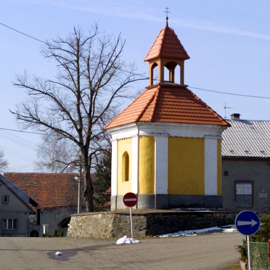 Kaple v Dolanech