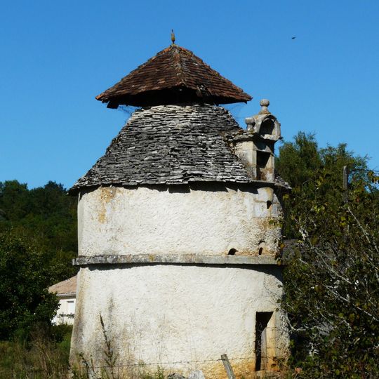 Dovecote tower in Verdeney
