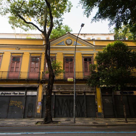 Building at Rua da Carioca, 21/23