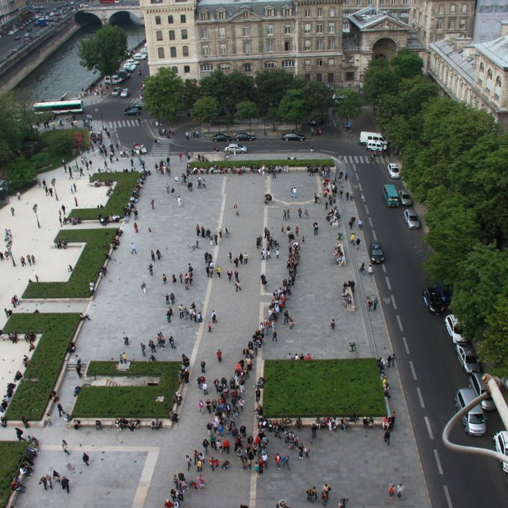 Dziedziniec Notre-Dame - Plac Jana Pawła II