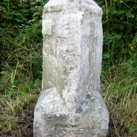 Milestone, near Carveth