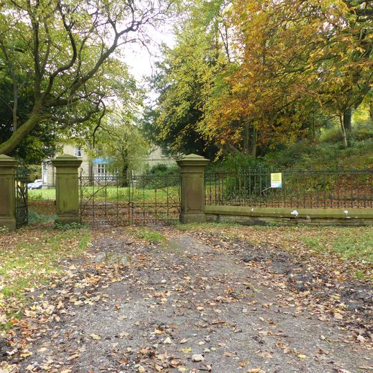 Gates, gate piers and screen to Bank Hall