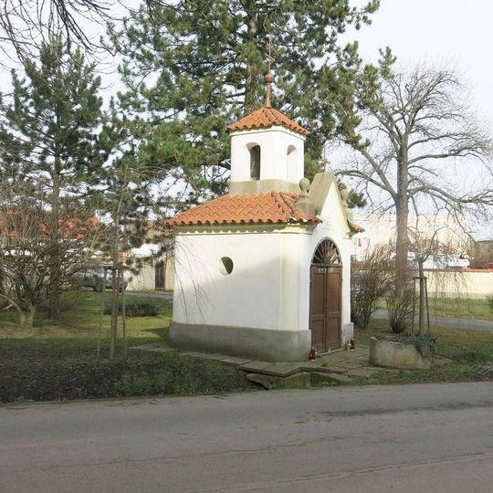 Kaple na návsi v Klíčanech
