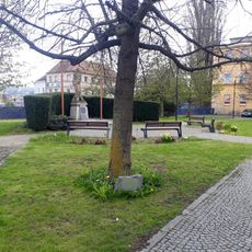 Památník u stromu republiky ve Strakonicích