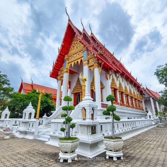 Wat Khae Nok
