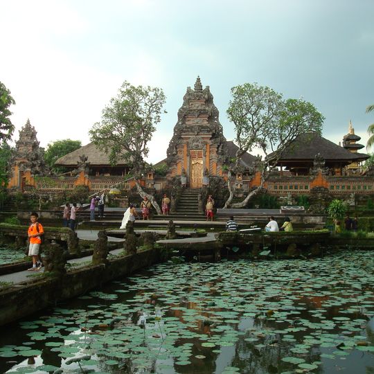 Pura Taman Saraswati