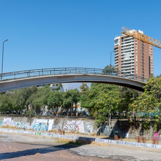 Puente peatonal Condell