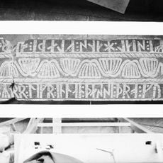 Västergötlands runinskrifter 144