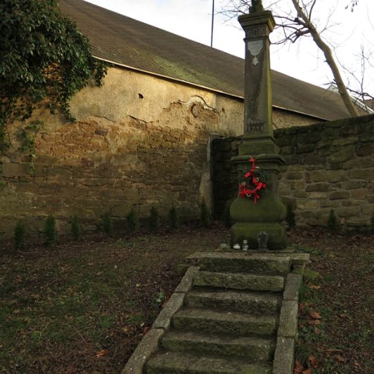 Stone cross in Šestajovice