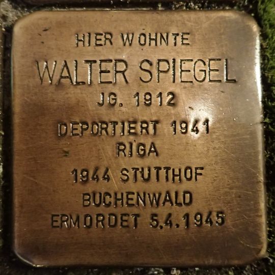 Stolperstein en memoria de Walter Spiegel
