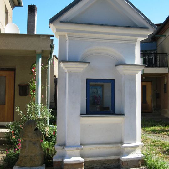 Výklenková kaplička se smírčím křížem