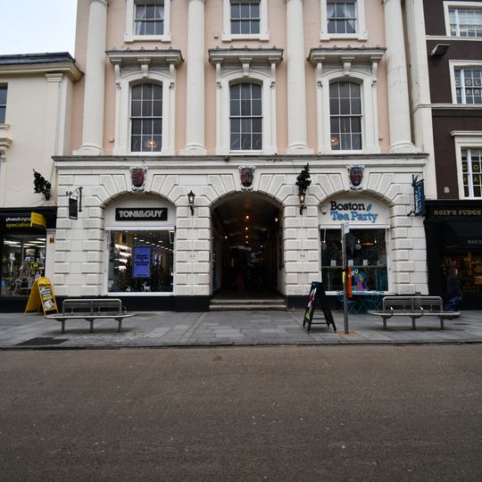 83 And 84, Queen Street