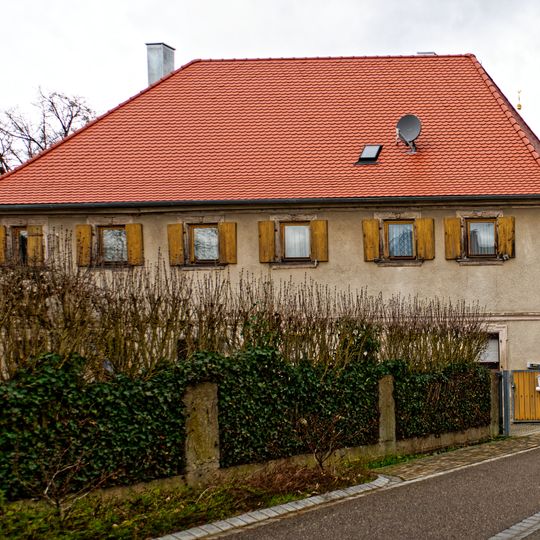 Walmdachhaus