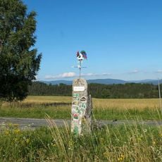 Rozcestník ve Vysoké na křižovatce