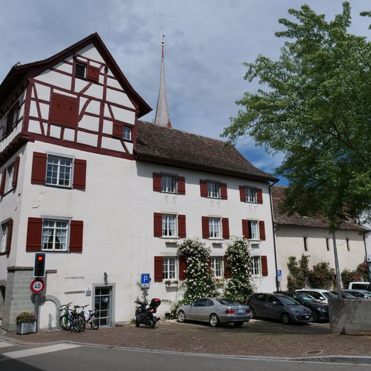 Roseneck house with barn