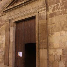 Ayuntamiento de Fonz y Plaza Mayor