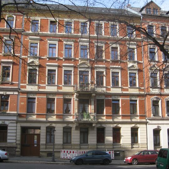 Mietshaus in geschlossener Bebauung Lessingplatz 3