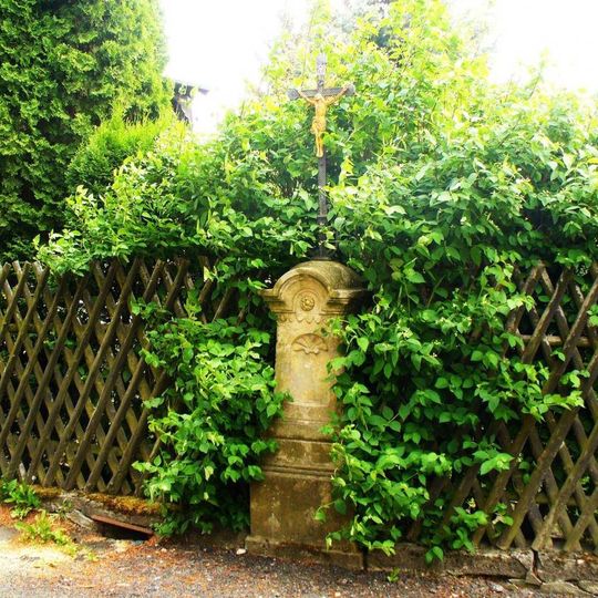 Kříž v Dlouhé ulici v Dubé