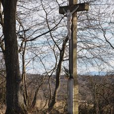 Kříž západně od Třebotovic