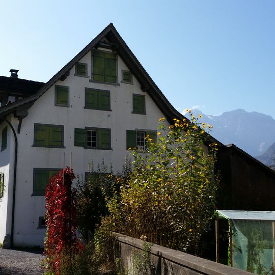 Dekanenhaus mit Gartenpavillon