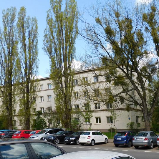 Blok przy ulicy Czorsztyńskiej 12