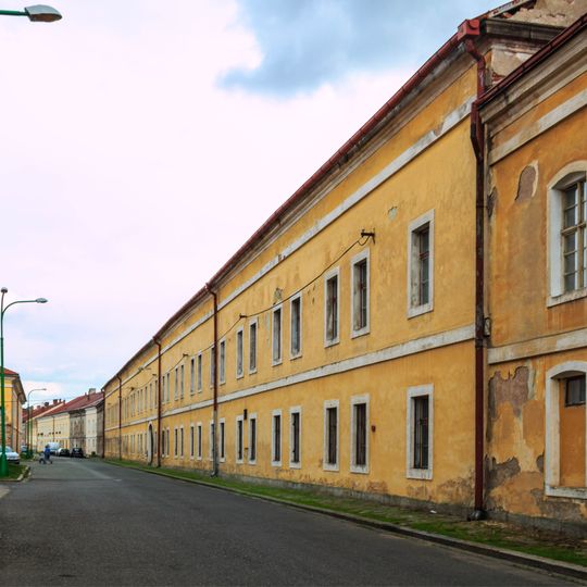 Kasárna dvojitá XI/36