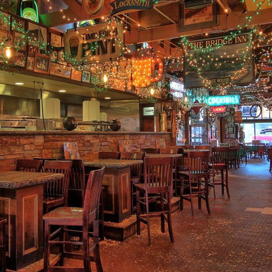 Heroes Bar & Grill