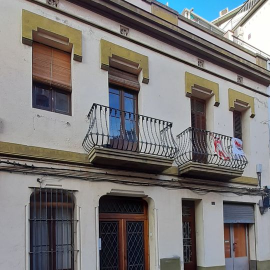 Habitatges al carrer Joan Maragall, 142-144