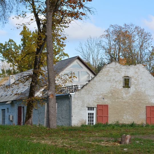 Ingliste manor grain dryer and storehouse