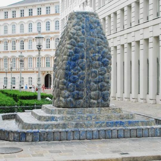 Wasserwellen-Lebens-Brunnen