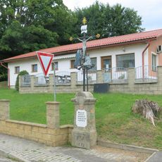 Kříž u domu 55 v Mikulášovicích