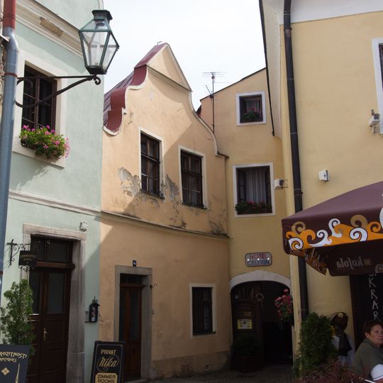 Náměstí Zachariáše z Hradce 44