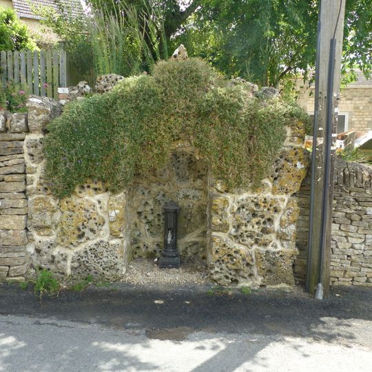 Water pump and water pump recess opposite Elmlea