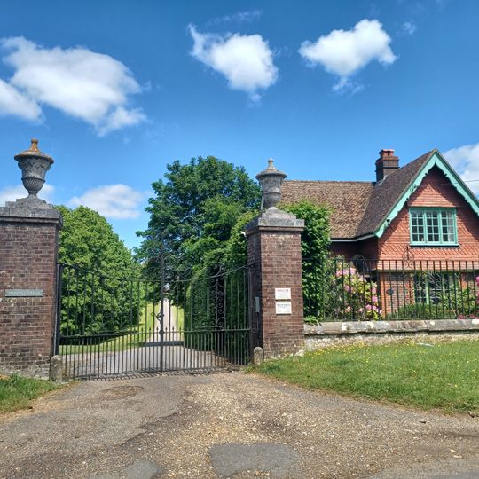 Gateway 400 Metres South Of Downlands