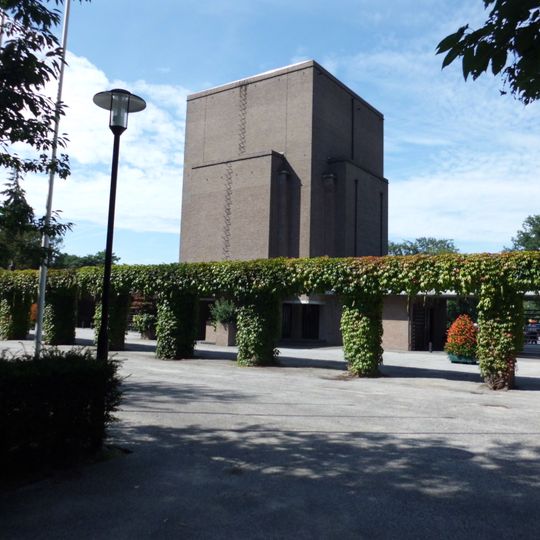 Rusthof: aula en dienstgebouwen