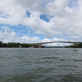 Puente de Río Dulce