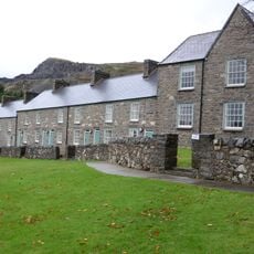 Trem-y-mor, with associated garden walls and walled path