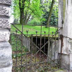 Minové chodby v Čechových a Smetanových sadech