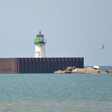 Cleveland East Pierhead Light