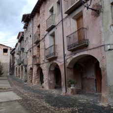 Carrer Major porxat de Peramea