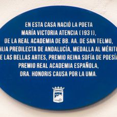 Placa a María Victoria Atencia