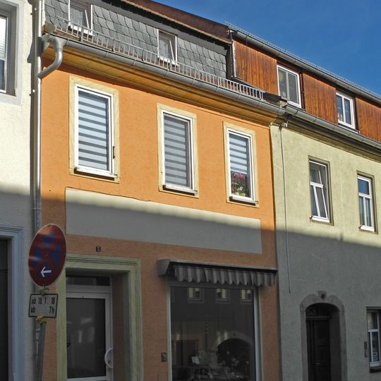 Wohnhaus in geschlossener Bebauung Dresdner Straße 5